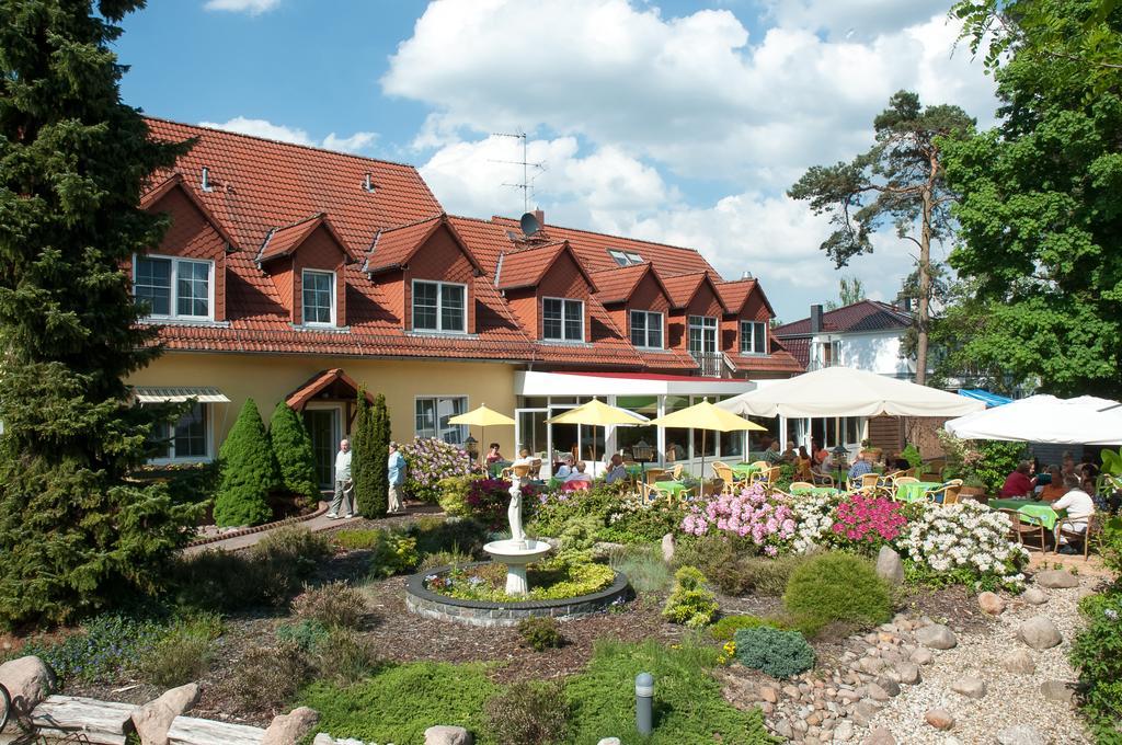 Hotel "Am Werl" บาดซาโรว์ ภายนอก รูปภาพ