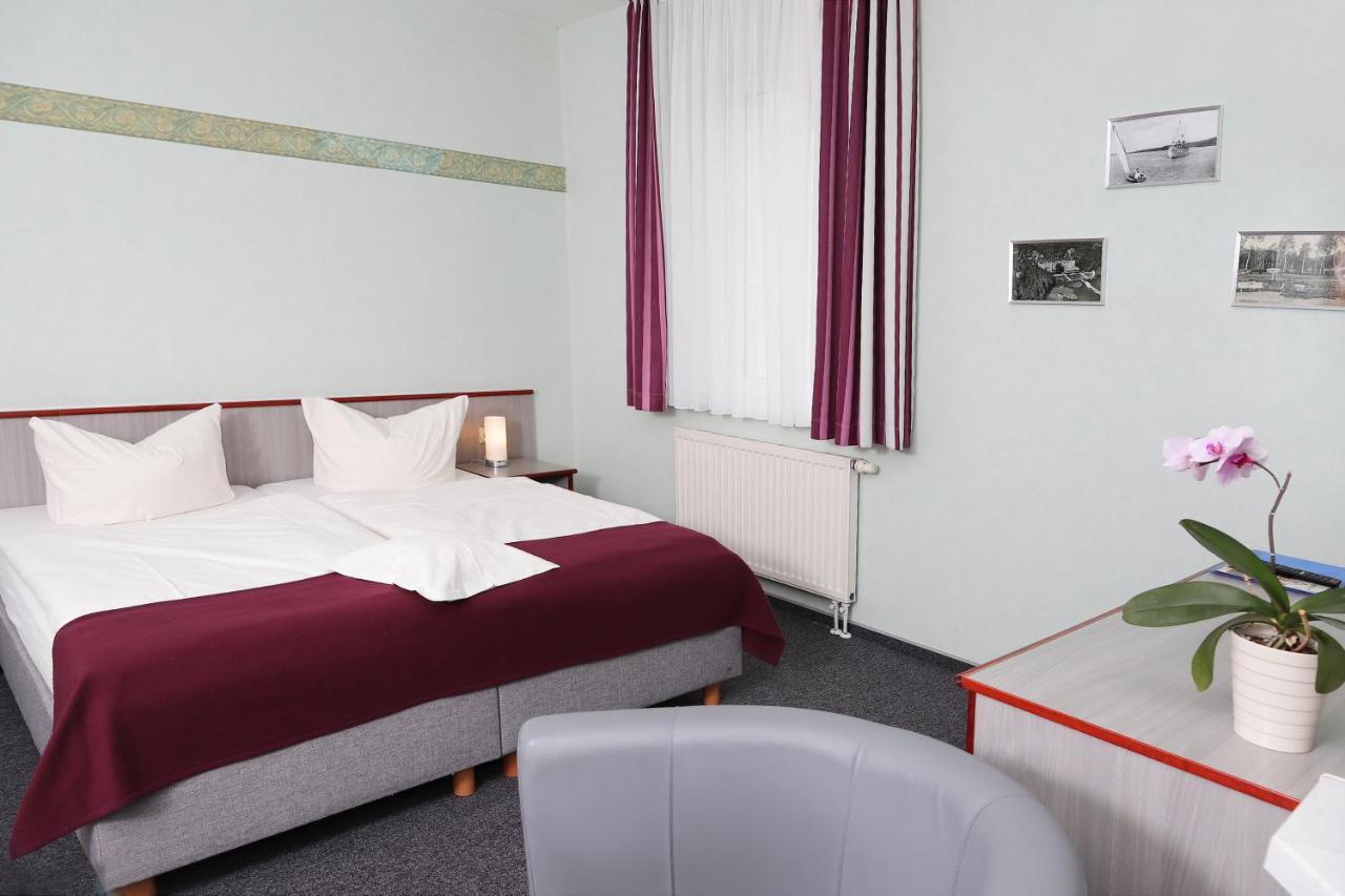 Hotel "Am Werl" บาดซาโรว์ ภายนอก รูปภาพ