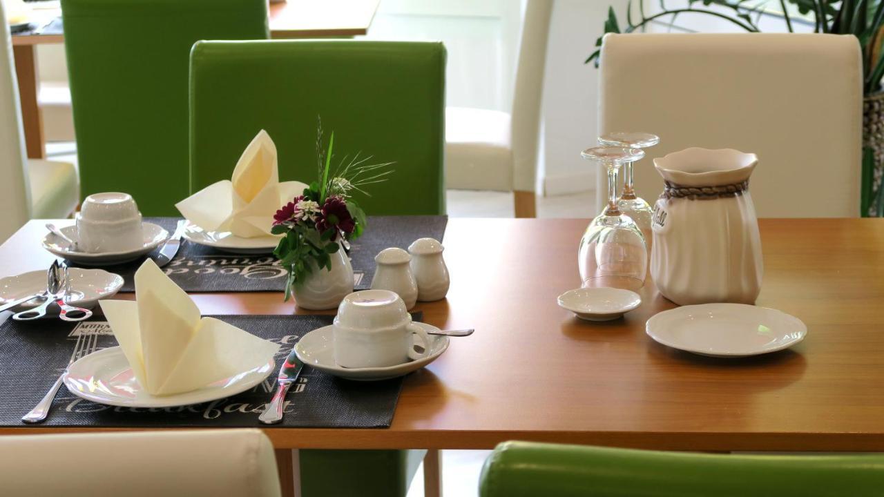 Hotel "Am Werl" บาดซาโรว์ ภายนอก รูปภาพ